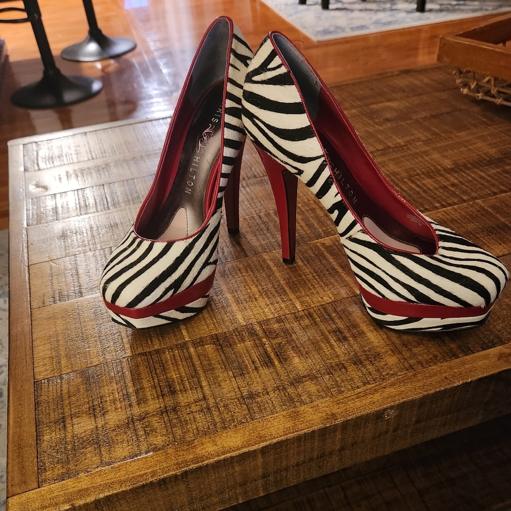 Paris Hilton pumps